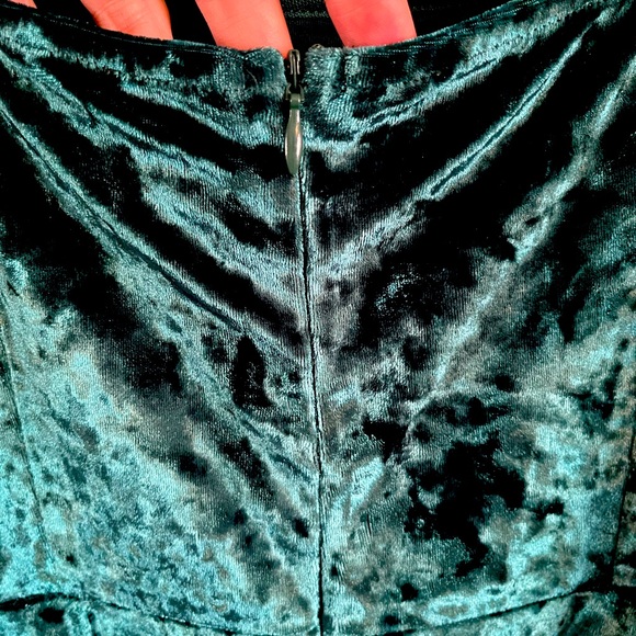 Dolls Kill Widow Emerald Velvet Dress - Picture 4 of 4